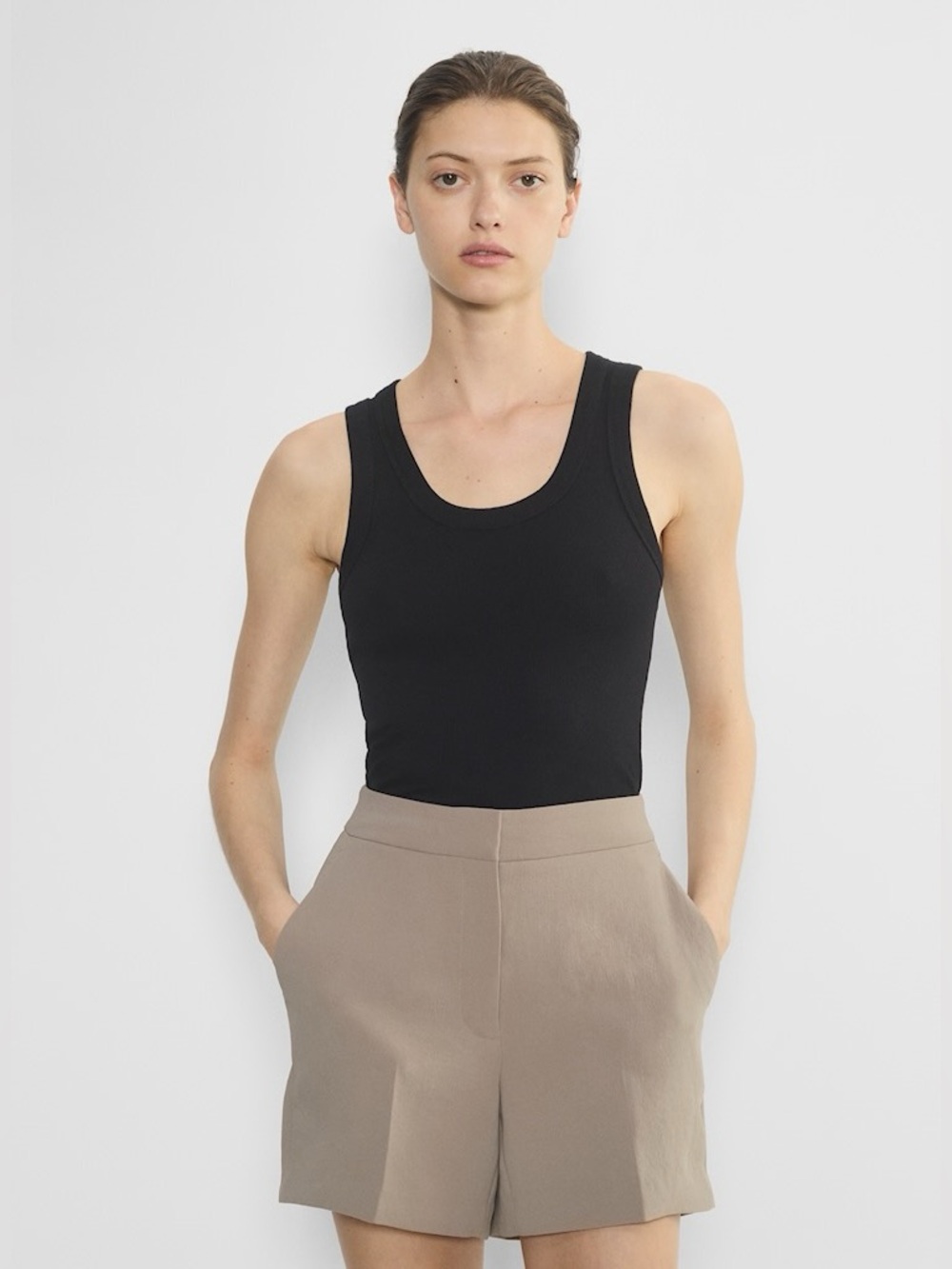 Aritzia The Limitless Short NWT